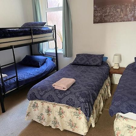 The Blue Moon Bed & Breakfast Blackpool Exterior photo