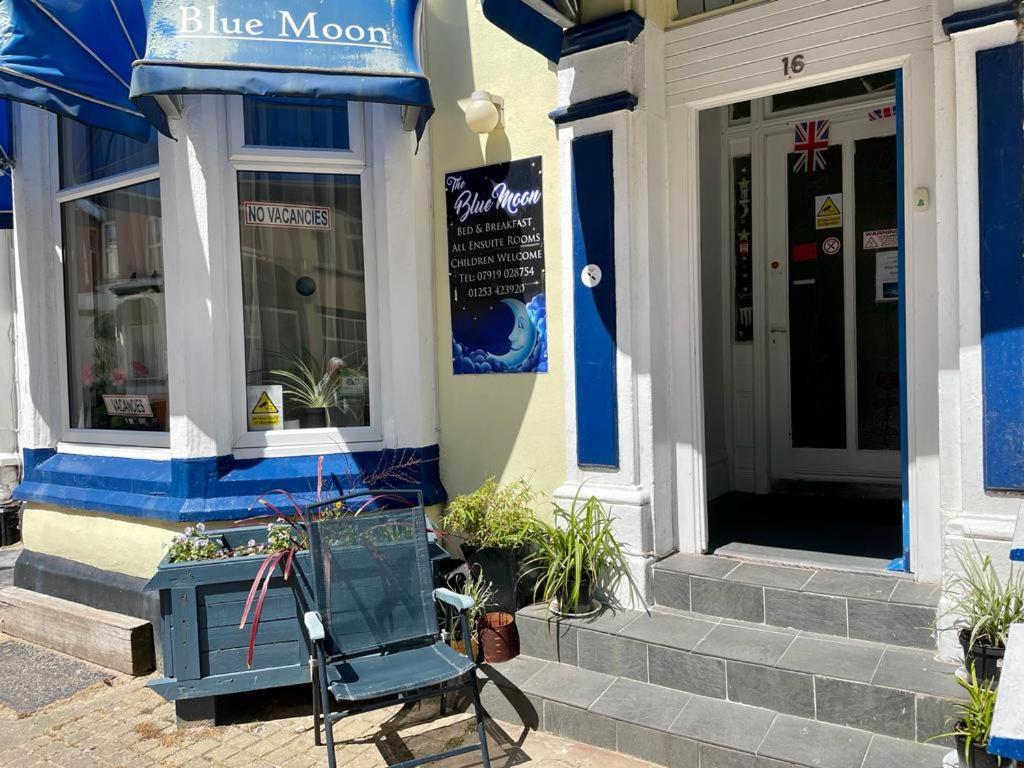 The Blue Moon Bed & Breakfast Blackpool Exterior photo