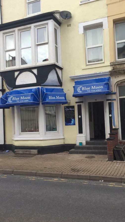 The Blue Moon Bed & Breakfast Blackpool Exterior photo
